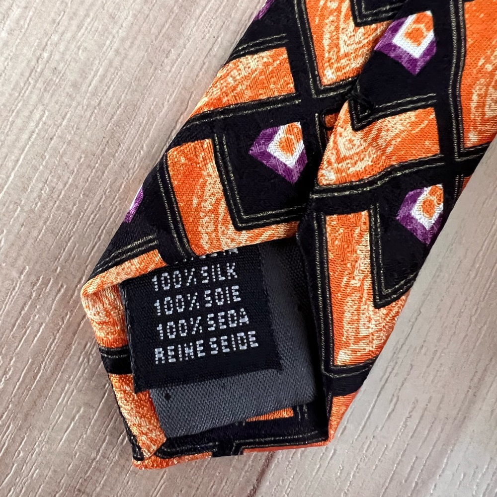 MODA tie - Picture 4 of 4
